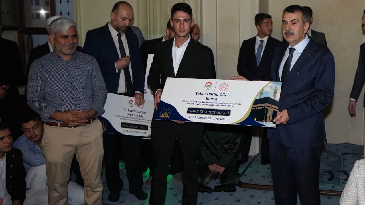 Foto - Ankara’da ÇEDES buluşması: Milli Eğitim Bakanı Yusuf Tekin öğrencilere umre hediye etti