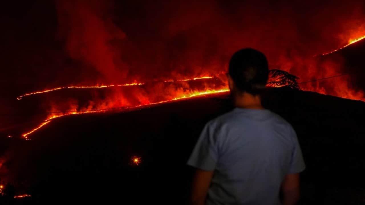 Foto - Ankara'da korkutan yangın! Bir kişi gözaltına alındı