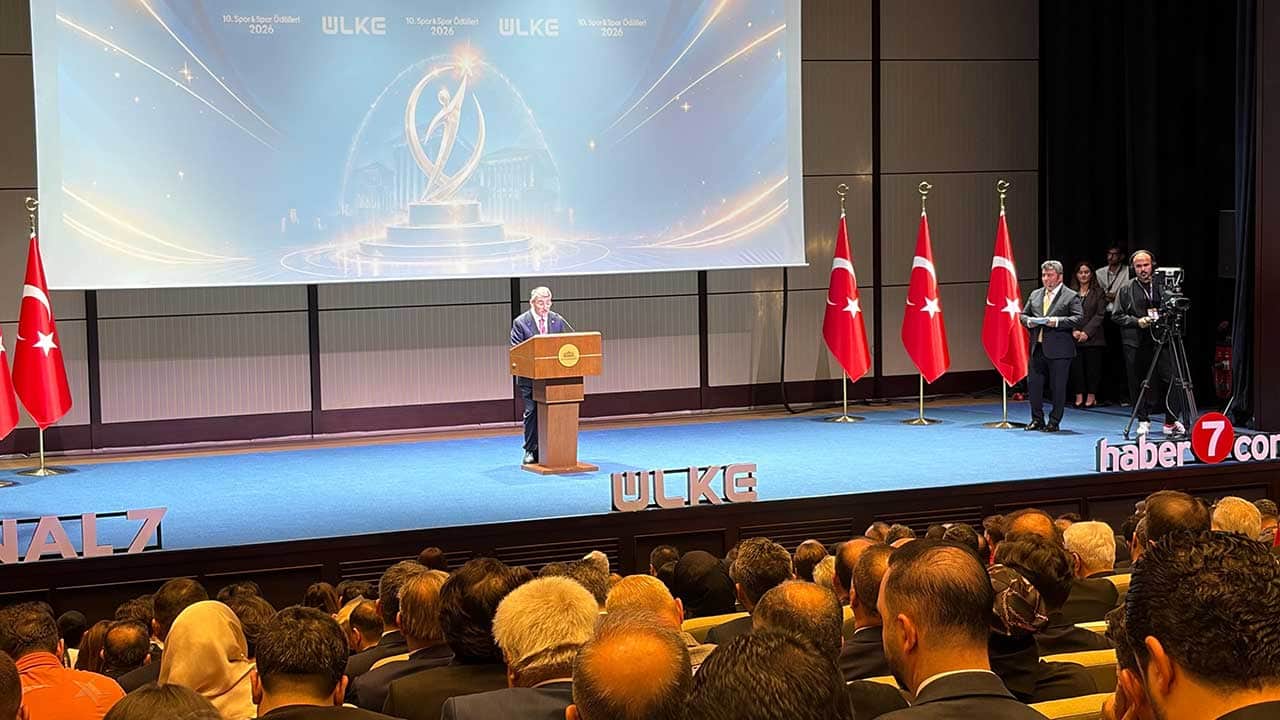 Foto - Ankara'daki dev zirvede Türk sporunun gurur tablosu açıklandı! Cevdet Yılmaz'dan tarihi spor yatırımı müjdesi!