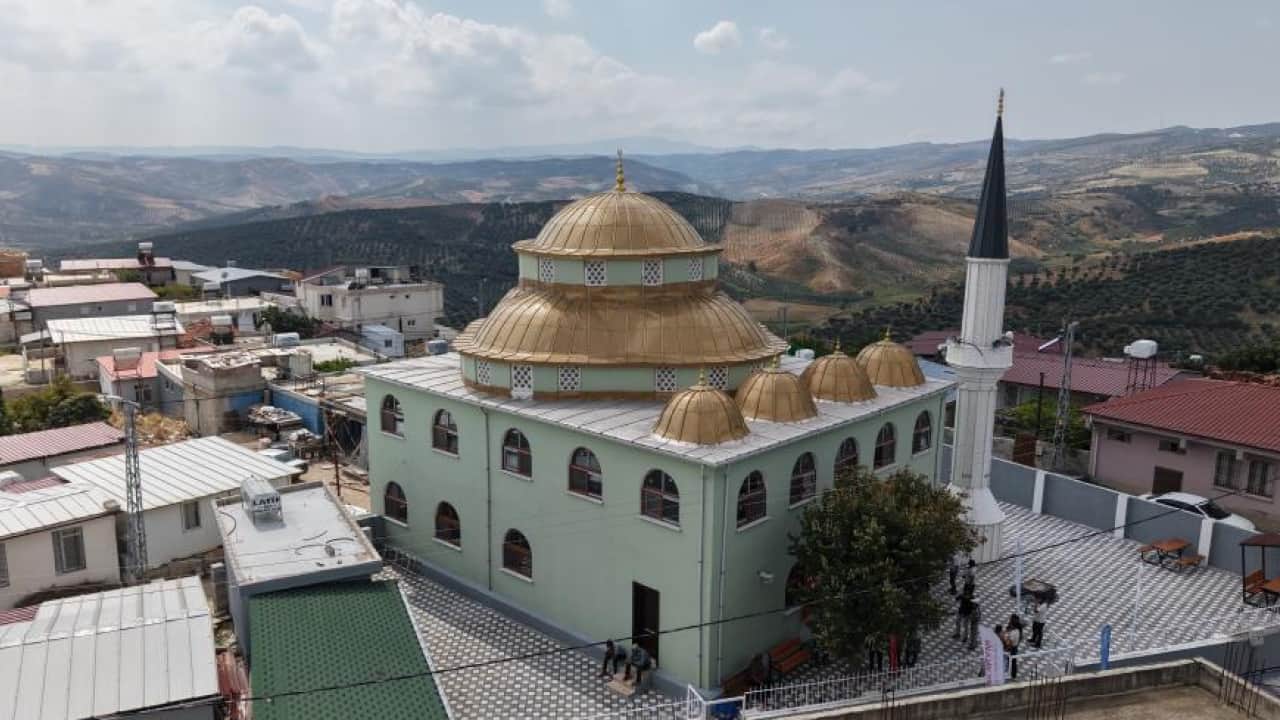 Foto - Anlatmaya gerek yok görüyorsunuz! Kimi 3 buçuk yılda 135 cami yapar! Kimi 7 yılda tek cami yapamaz