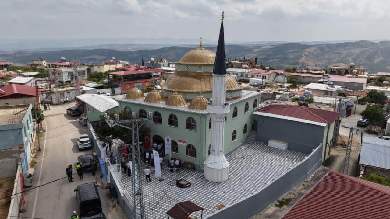 Foto - Anlatmaya gerek yok görüyorsunuz! Kimi 3 buçuk yılda 135 cami yapar! Kimi 7 yılda tek cami yapamaz