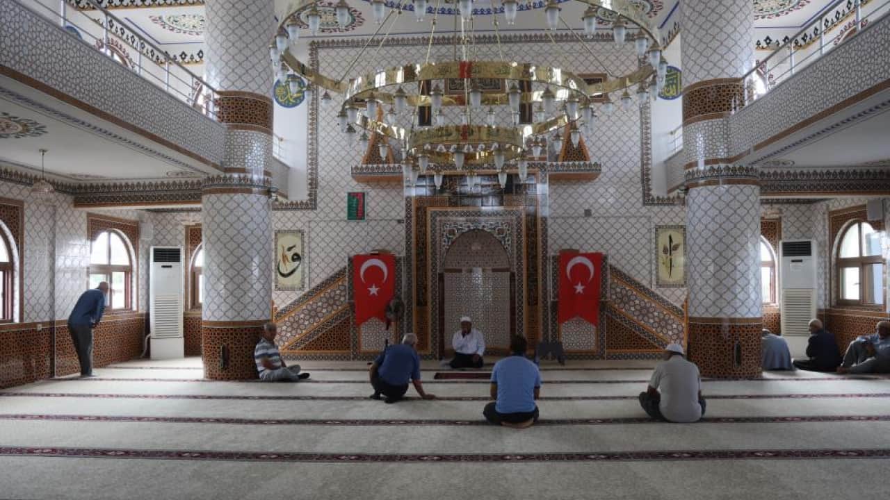 Foto - Anlatmaya gerek yok görüyorsunuz! Kimi 3 buçuk yılda 135 cami yapar! Kimi 7 yılda tek cami yapamaz