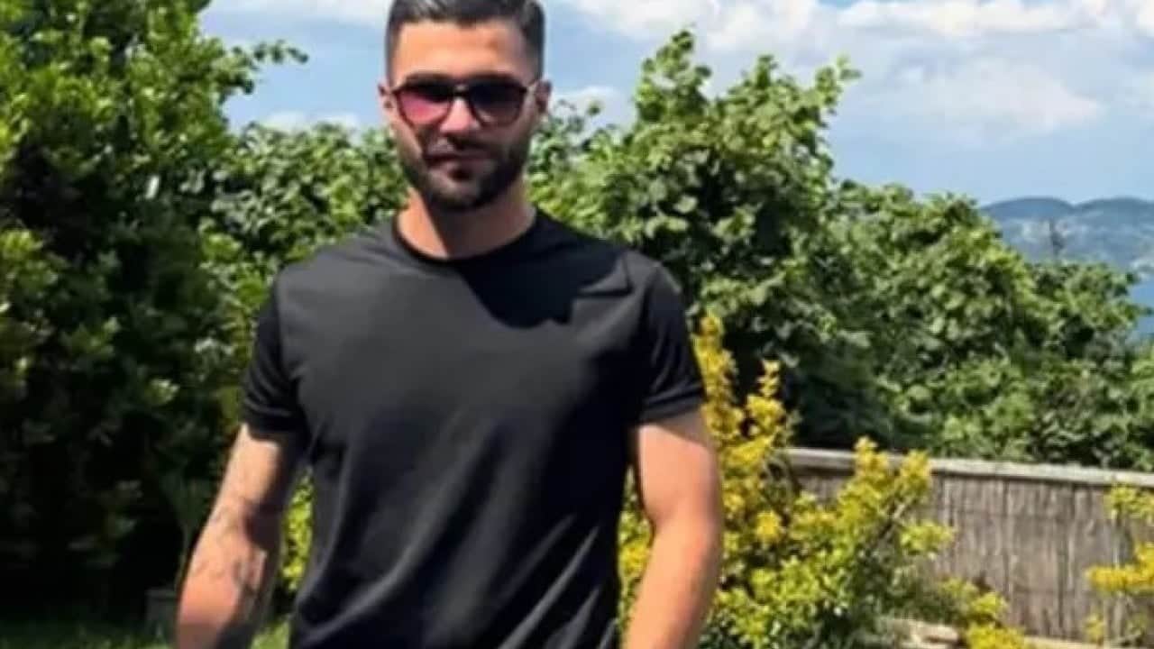 Foto - Anne bayıldı, aileler adliye önünde kavga etti! Cinayetin karar duruşmasında neredeyse cinayet çıkacaktı