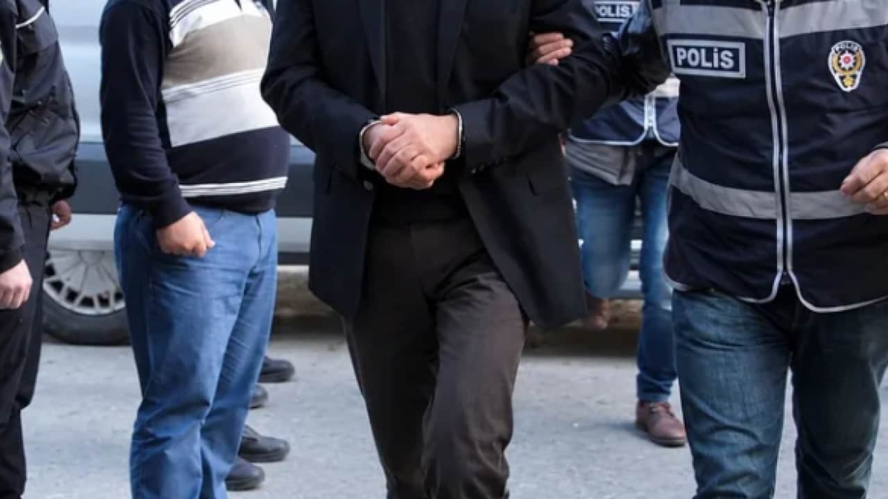 Foto - Antalya'da fuhuş ve uyuşturucu baskını! Muhittin Böcek ve oğlu şüpheli!
