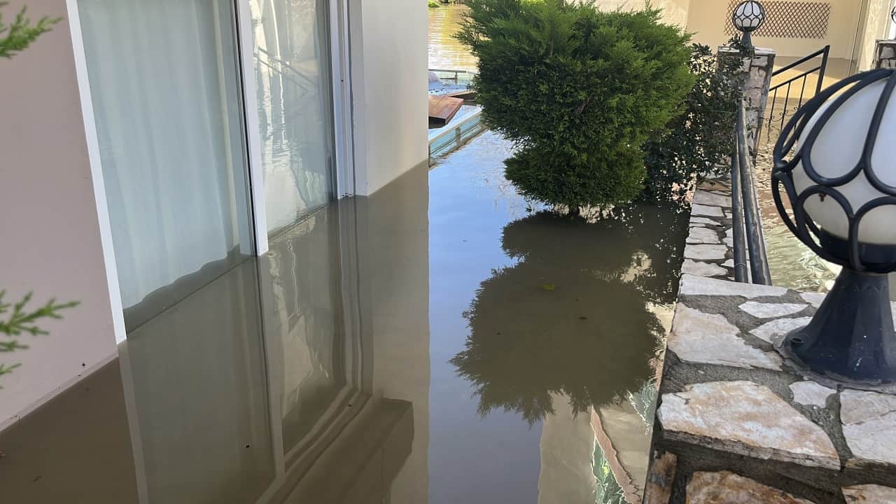 Foto - Antalya'da nehirler taştı sahil şeridi göle döndü! Serik ve Alanya'da sel felaketi: İşletmeler yerle bir oldu