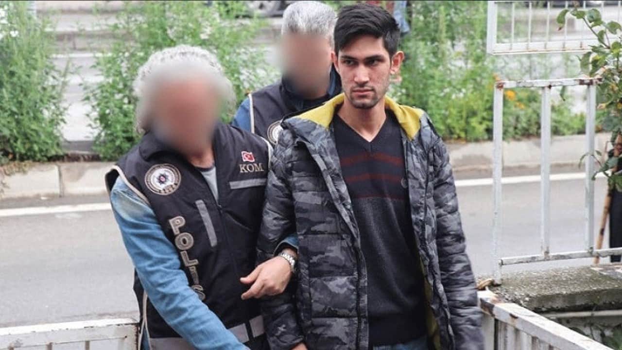 Foto - Aradığınız provokatöre artık ulaşılamıyor! FETÖ artığının fişi çekildi