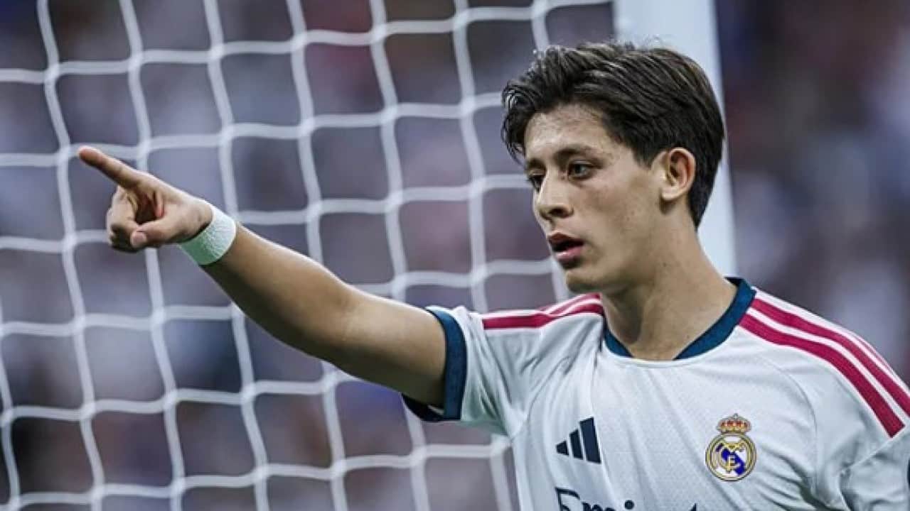 Foto - Arda Güler 6 yıl daha Real Madrid forması giyecek