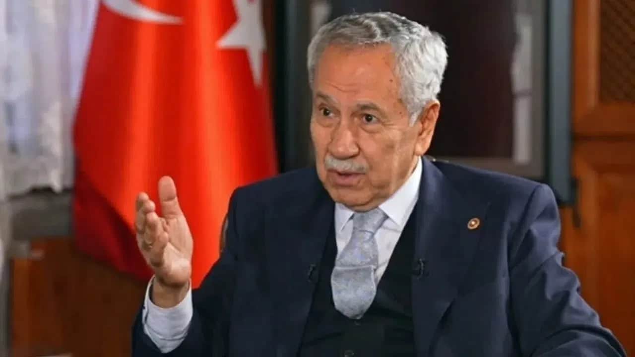 Foto - Arınç yine bildiğiniz gibi! Hem ağladı, hem göz kırptı