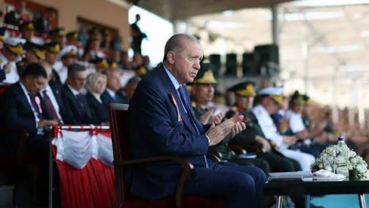 Foto - Artık eski Türkiye yok! İmam Hatipli Harp Okulu birincisine diplomasını Erdoğan verdi