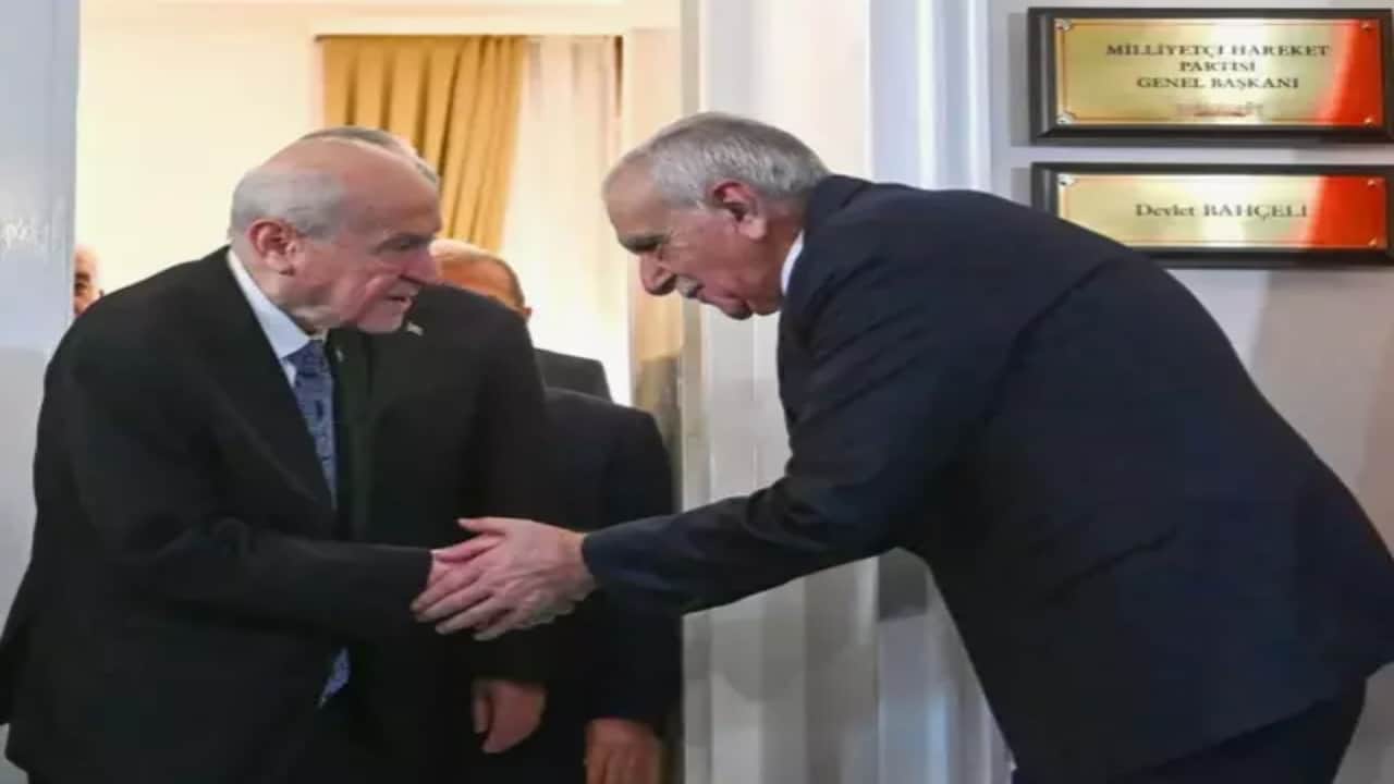 Foto - "Aşiret dizisi üzerinden kayyım tartışmasına ince ayar yaptı" diyorlar! Bahçeli’den İçişleri Bakanlığı’na şifreli mesaj mı? 