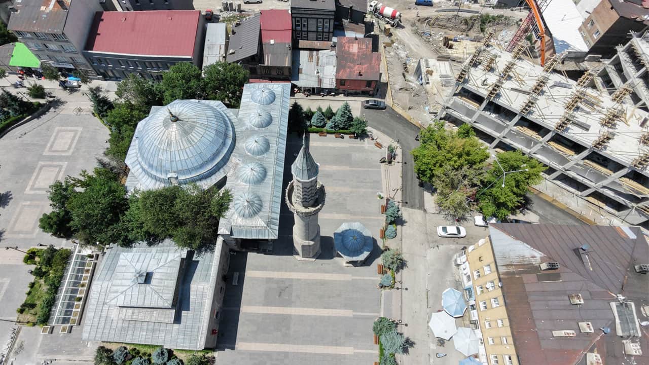 Foto - Asırlardır aynı rivayet anlatılıyor! İşte, camiden ayrı duran minarenin sırrı