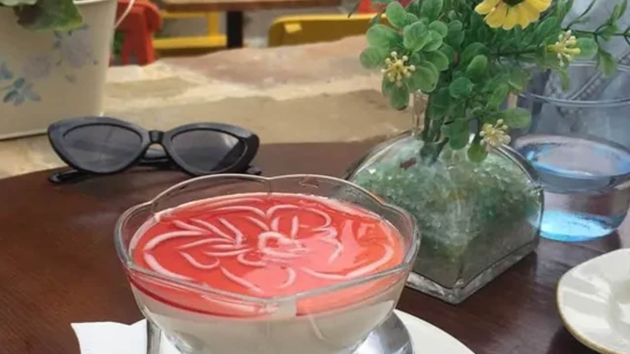 Foto - Asırlık tatlardan Çilekli Panna Cotta nedir? İçerisinde olan: Sıcak suyun gücüyle sağlık deposu haline geldi 
