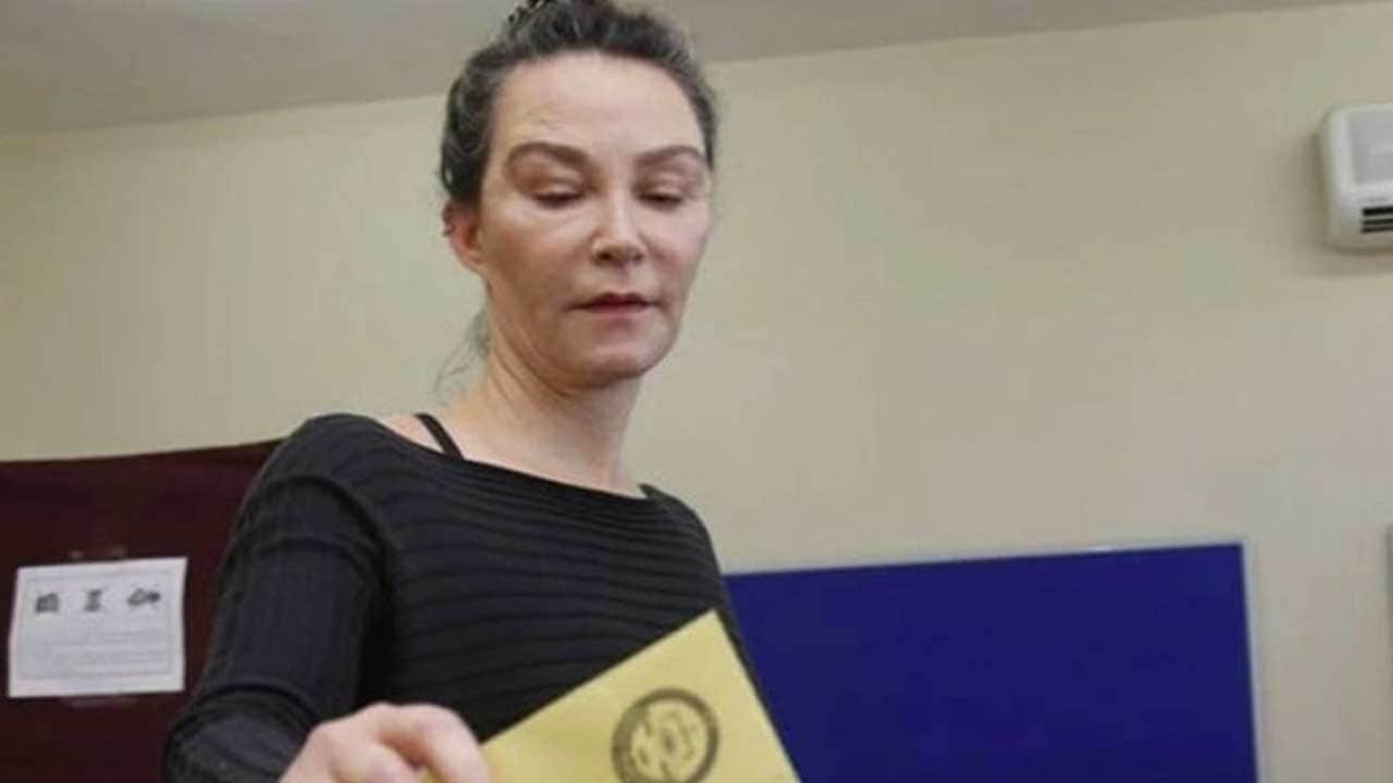Foto - Aslı Baykal’dan ‘İmamoğlu ailesi’ yorumu! "Bu paranın kaynağı ne? Hiçbir şey olmamış gibi yaşıyorlar!"