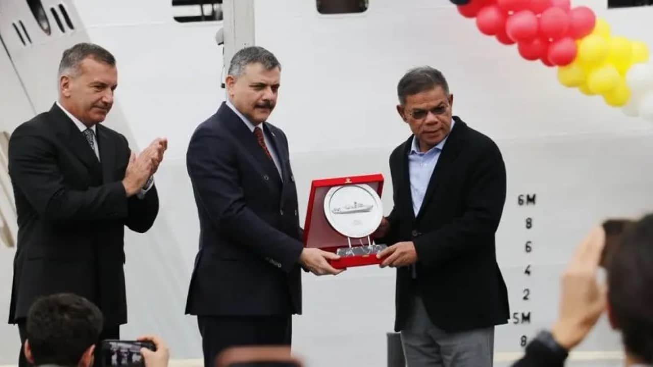 Foto - Asya ülkesi 'yeni bir çığır açılıyor' deyip Türkiye'den savaş gemisi aldı: Gemiyi törenle suya indirdiler