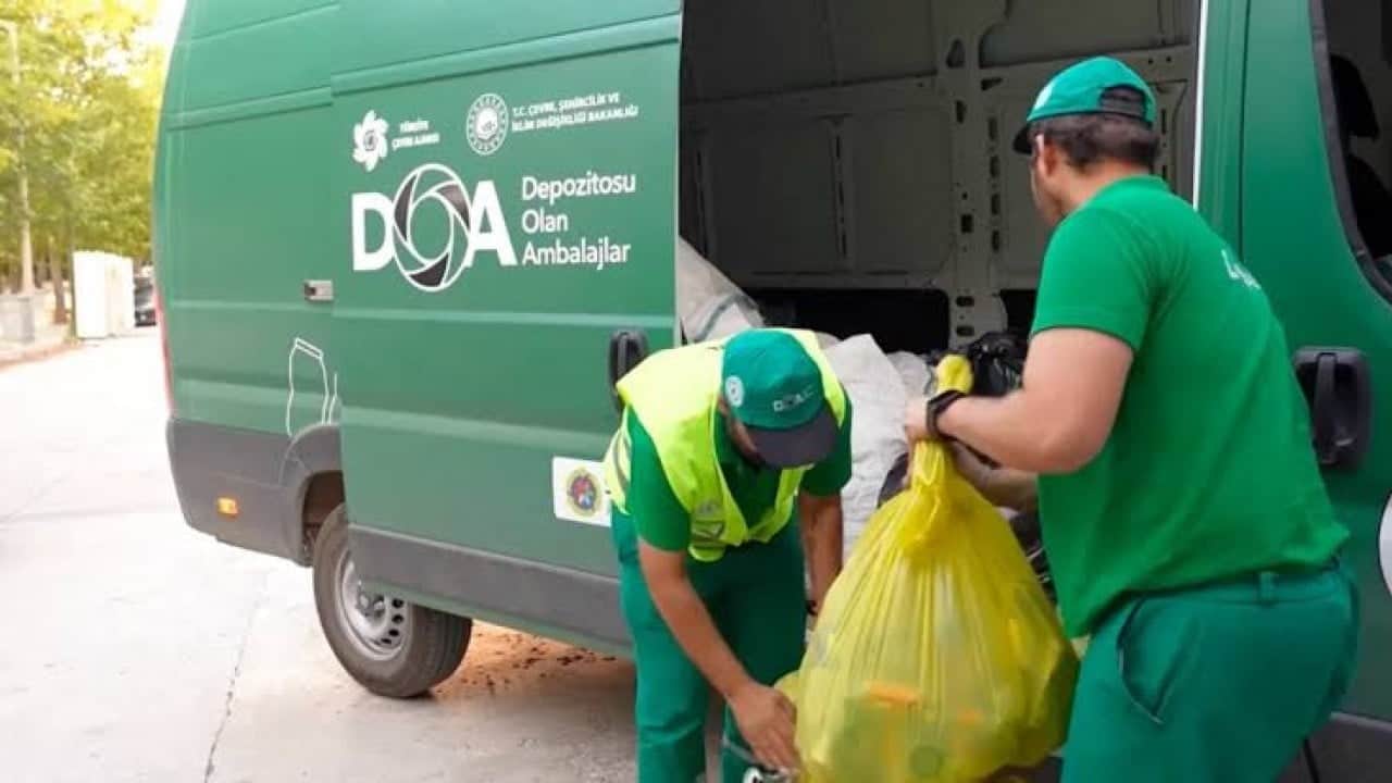 Foto - ‘Atmıyoruz, çevreye ve ekonomiye katkı sağlıyoruz’ 200 milyon adet ambalaj toplandı