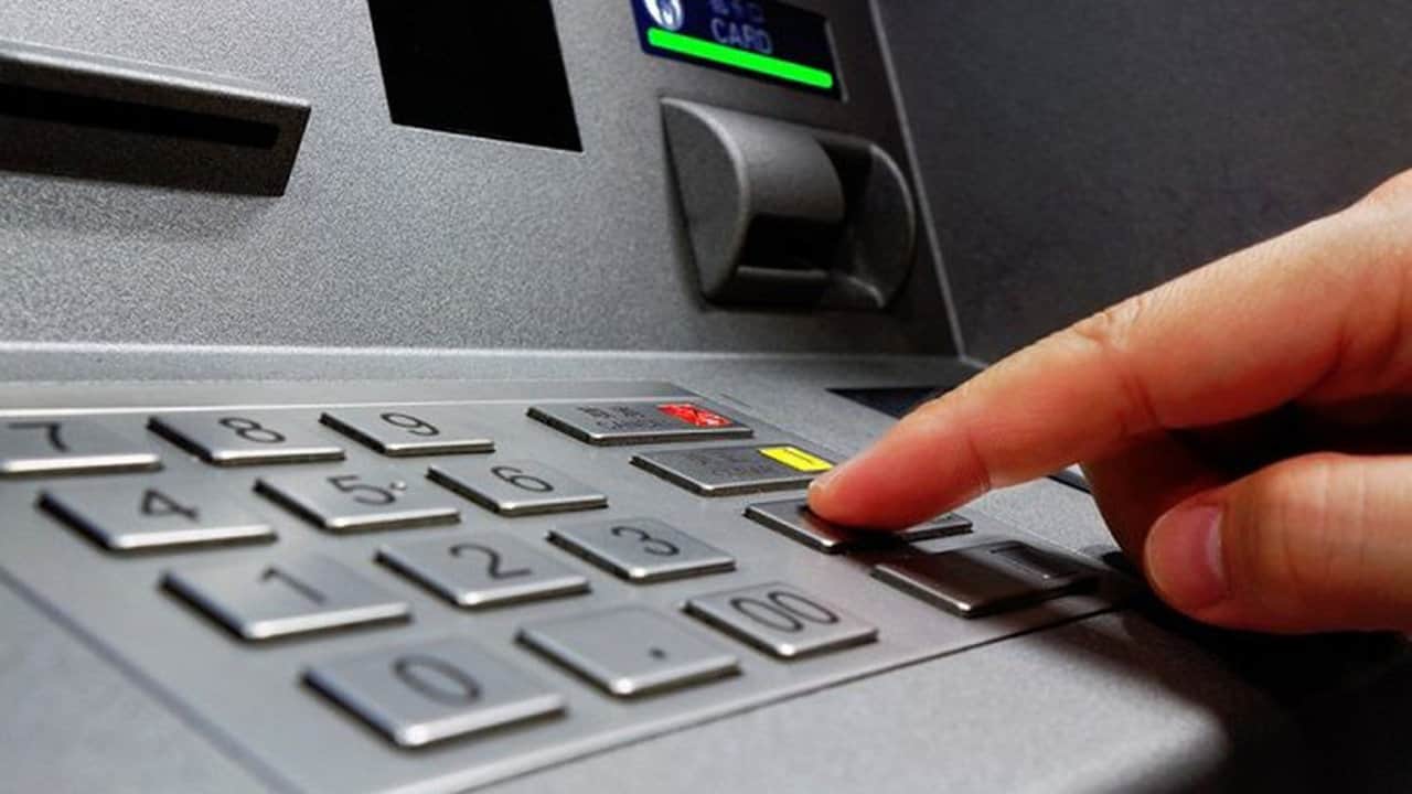 Foto - ATM’lerde bir devir resmen kapandı: Nakit çekmek isteyenlerin paraları yutulmaya başlandı