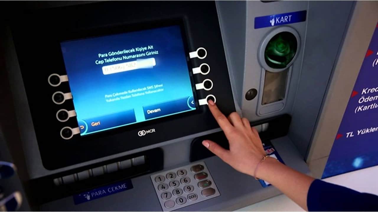 Foto - ATM’lerde bir devir resmen kapandı: Nakit çekmek isteyenlerin paraları yutulmaya başlandı