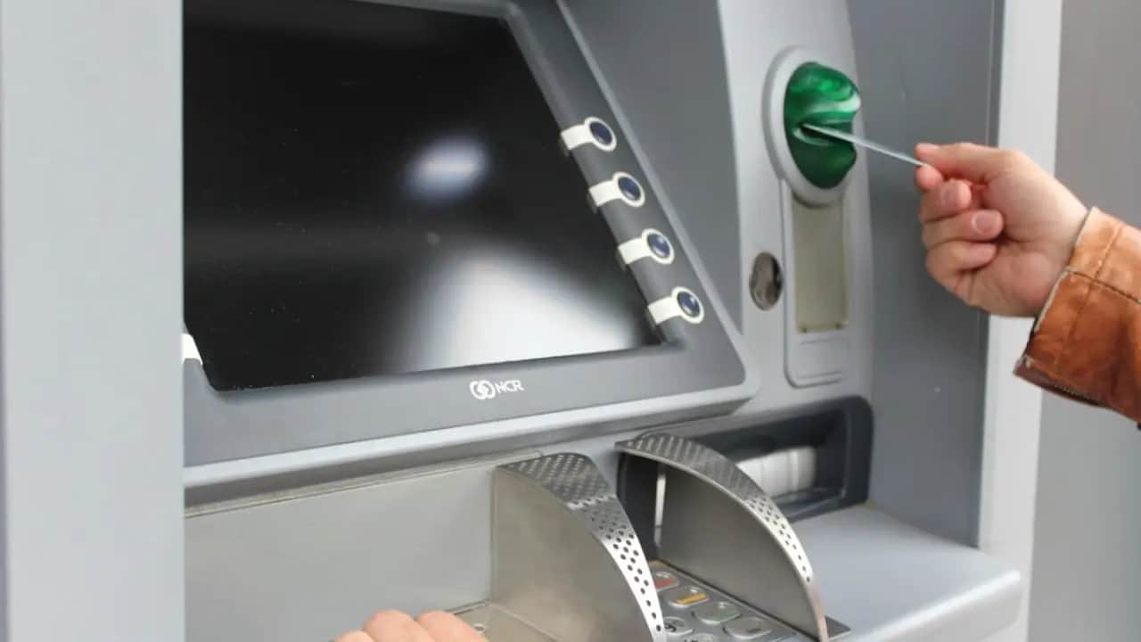 Foto - ATM’lerde bir devir resmen kapandı: Nakit çekmek isteyenlerin paraları yutulmaya başlandı