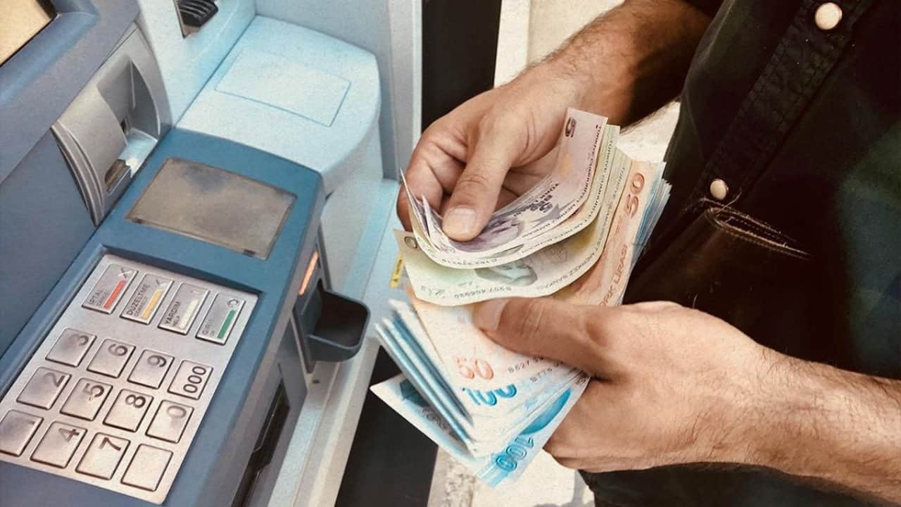 Foto - ATM’lerde bir devir resmen kapandı: Nakit çekmek isteyenlerin paraları yutulmaya başlandı