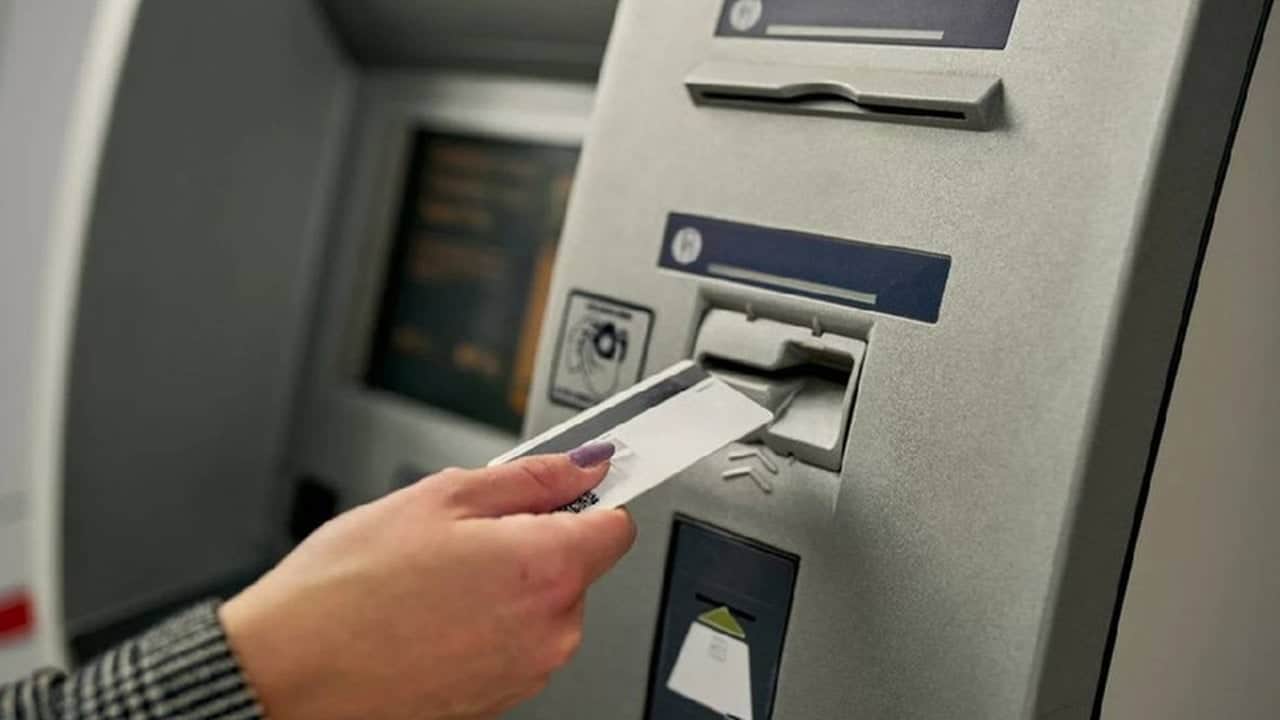 Foto - ATM’lerde bir devir resmen kapandı: Nakit çekmek isteyenlerin paraları yutulmaya başlandı