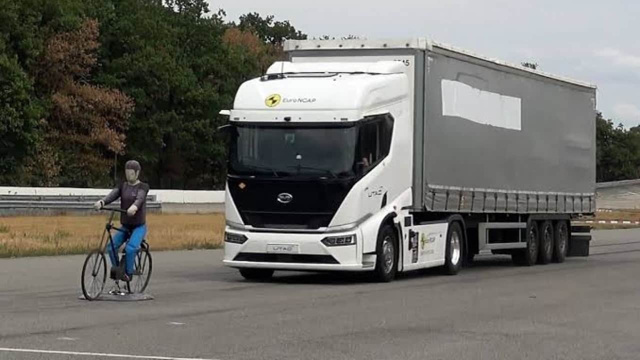 Foto - Avrupa devlerine meydan okudular! 20 dakikalık şarjla 400 kilometre giden tır