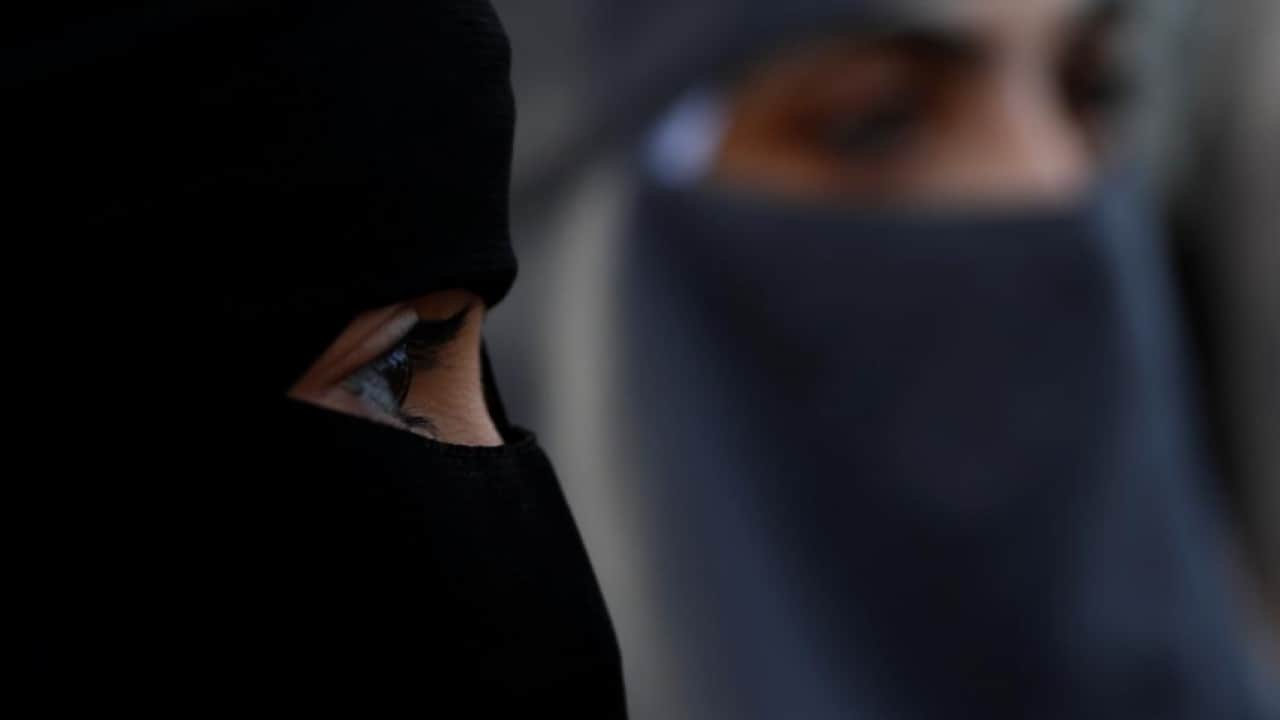 Foto - Avrupa’da Müslümana zulüm yayılıyor: Burka giyene para cezası!