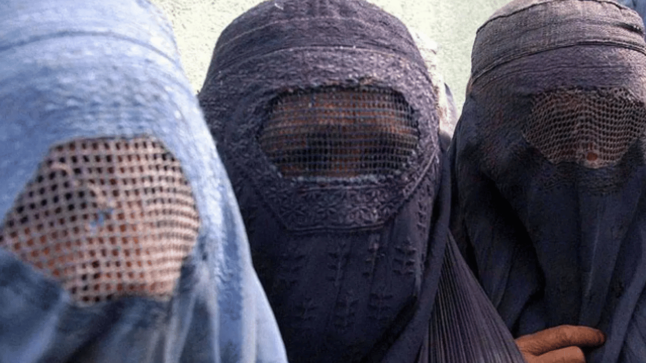 Foto - Avrupa’da Müslümana zulüm yayılıyor: Burka giyene para cezası!