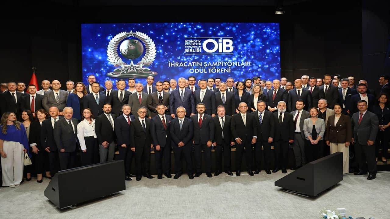 Foto - Avrupa'ya diz çöktüren Türk sanayisinin şahlanışı! Bakan Bolat gurur tablosunu tek tek ilan etti!