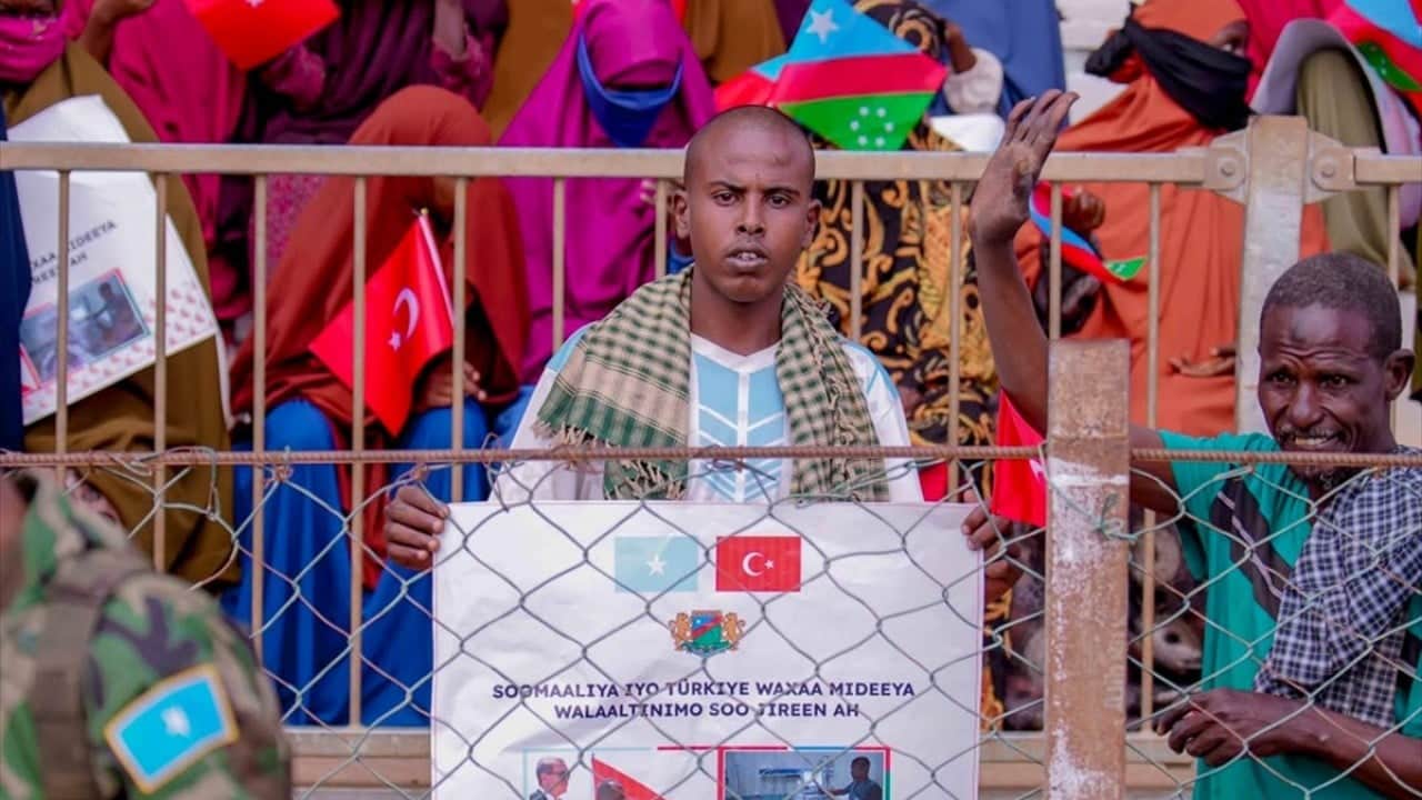 Foto - Ay yıldızlı bayrağımızı salladılar! Somali'de Türkiye'ye destek gösterileri düzenlendi