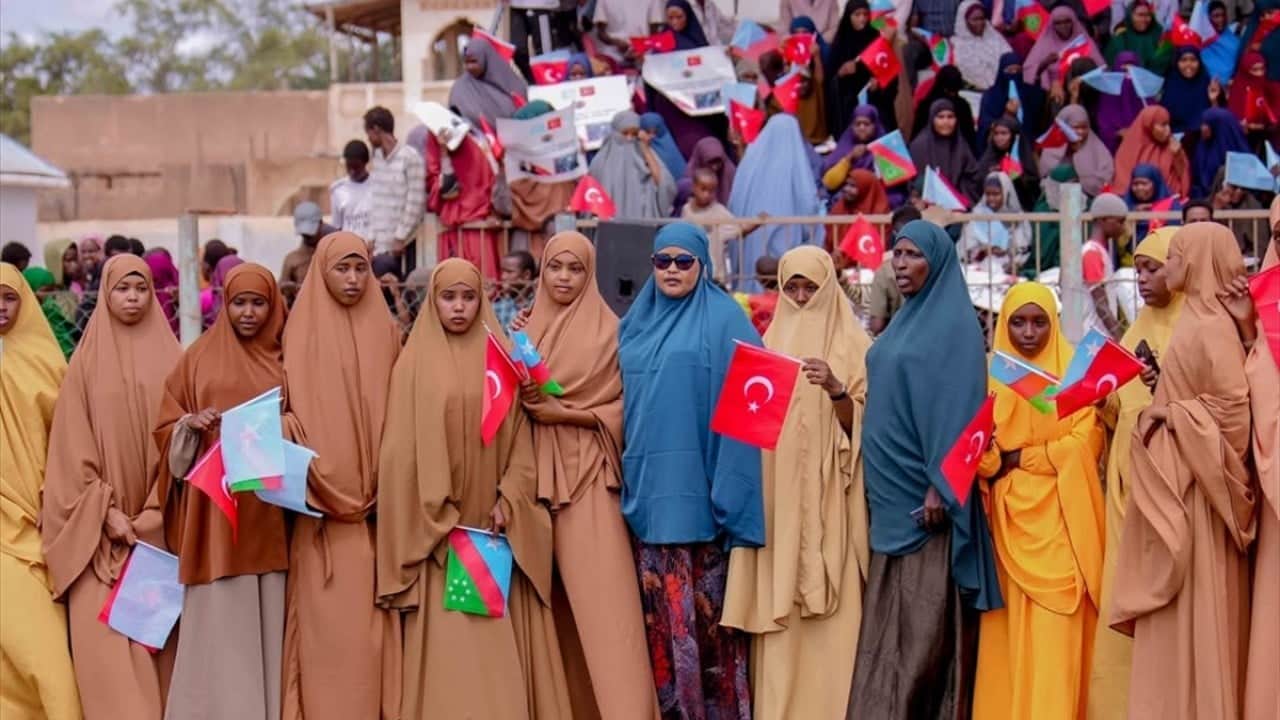 Foto - Ay yıldızlı bayrağımızı salladılar! Somali'de Türkiye'ye destek gösterileri düzenlendi