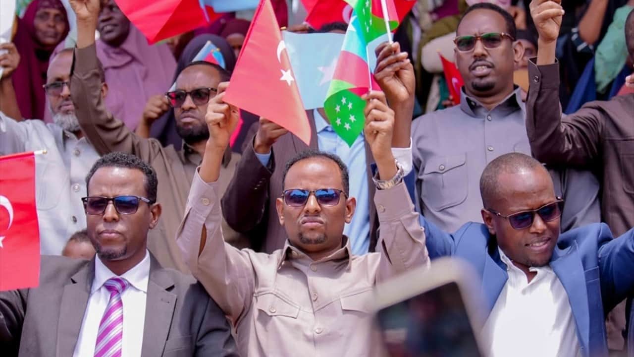 Foto - Ay yıldızlı bayrağımızı salladılar! Somali'de Türkiye'ye destek gösterileri düzenlendi