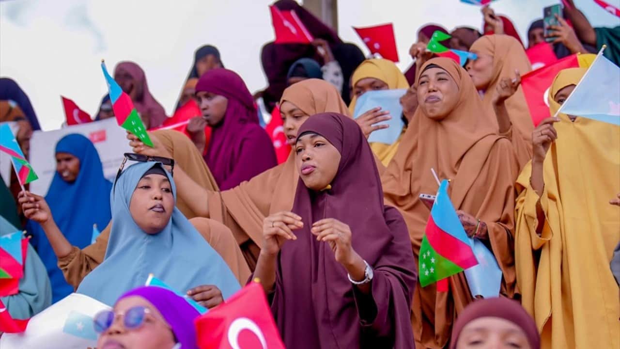 Foto - Ay yıldızlı bayrağımızı salladılar! Somali'de Türkiye'ye destek gösterileri düzenlendi