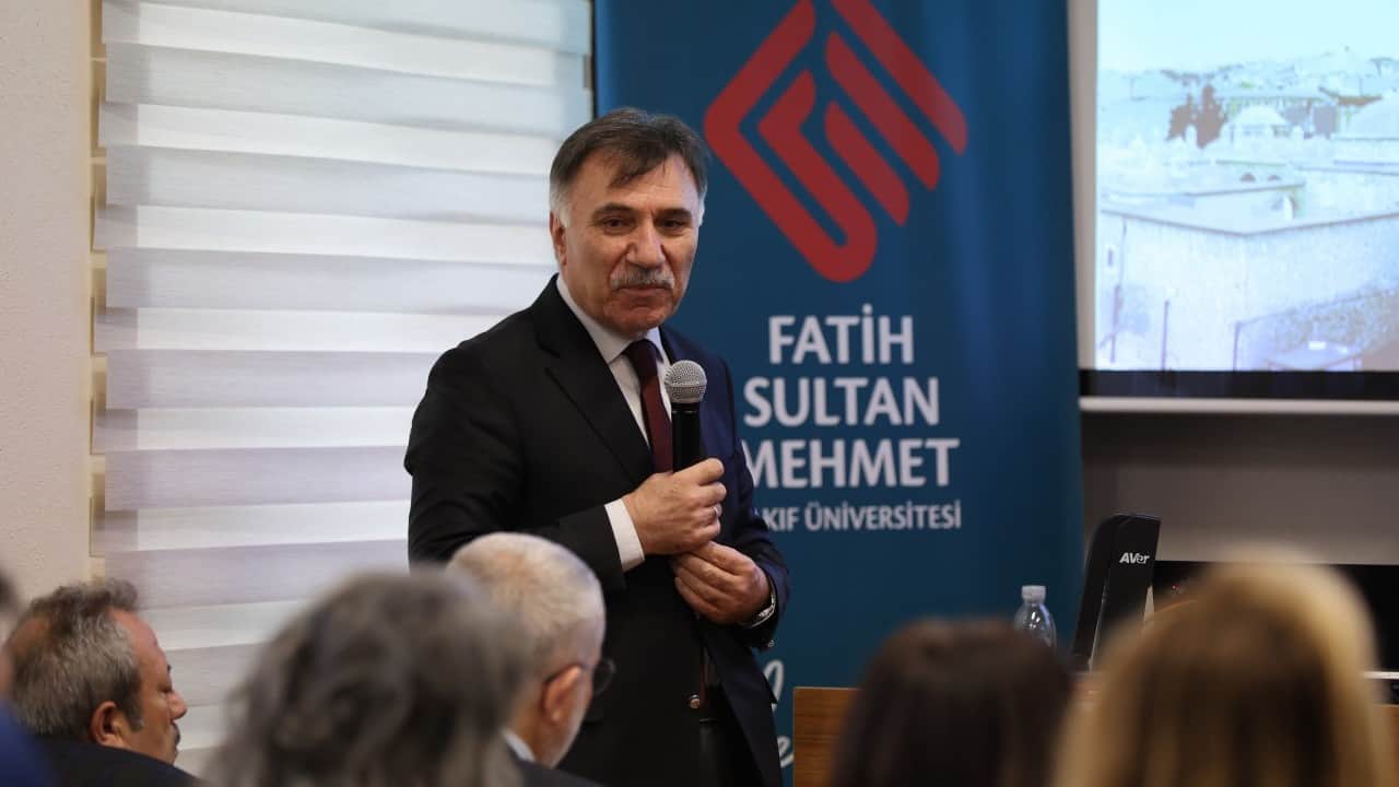 Foto - Ayasofya Medresesinde 'Fatih Sultan Mehmet Han Vakıfları ve Sahn-ı Seman Medreseleri' Paneli