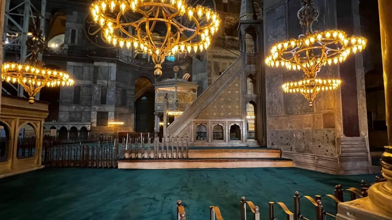 Foto - Ayasofya'da İbadet ve ziyaret akışı geçici düzenlemelerle devam edecek! Bakan Ersoy: Her adımı bilimsel hassasiyetle atıyoruz