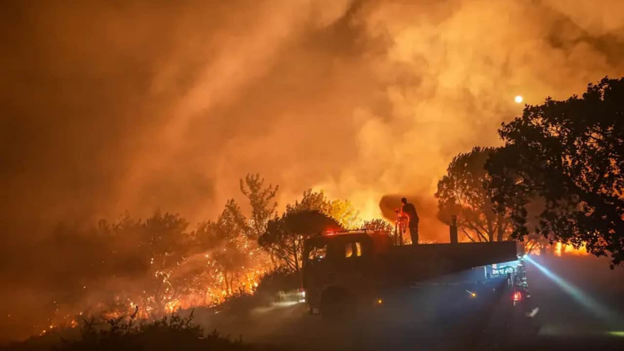 Foto - Aydın Çine, Balıkesir Susurluk ve Buca yangınları kontrol altına alındı 7/24 teyakkuzdayız