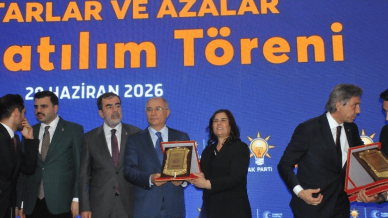 Foto - Aydın’da AK Parti rüzgarı: 1010 kişiye rozet takıldı