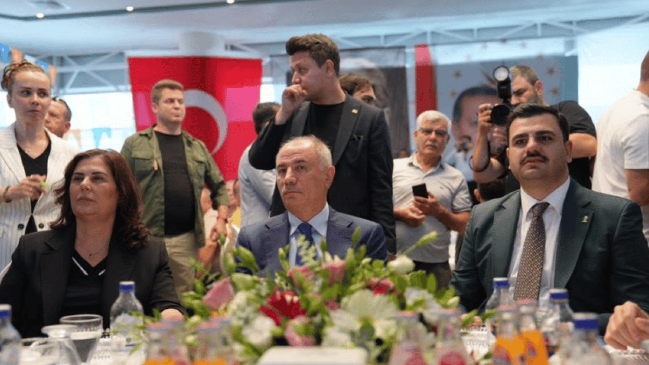 Foto - Aydın’da AK Parti rüzgarı: 1010 kişiye rozet takıldı