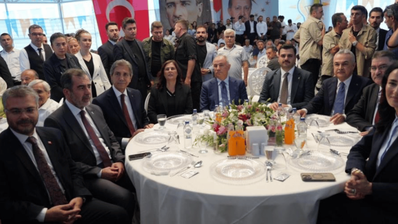 Foto - Aydın’da AK Parti rüzgarı: 1010 kişiye rozet takıldı