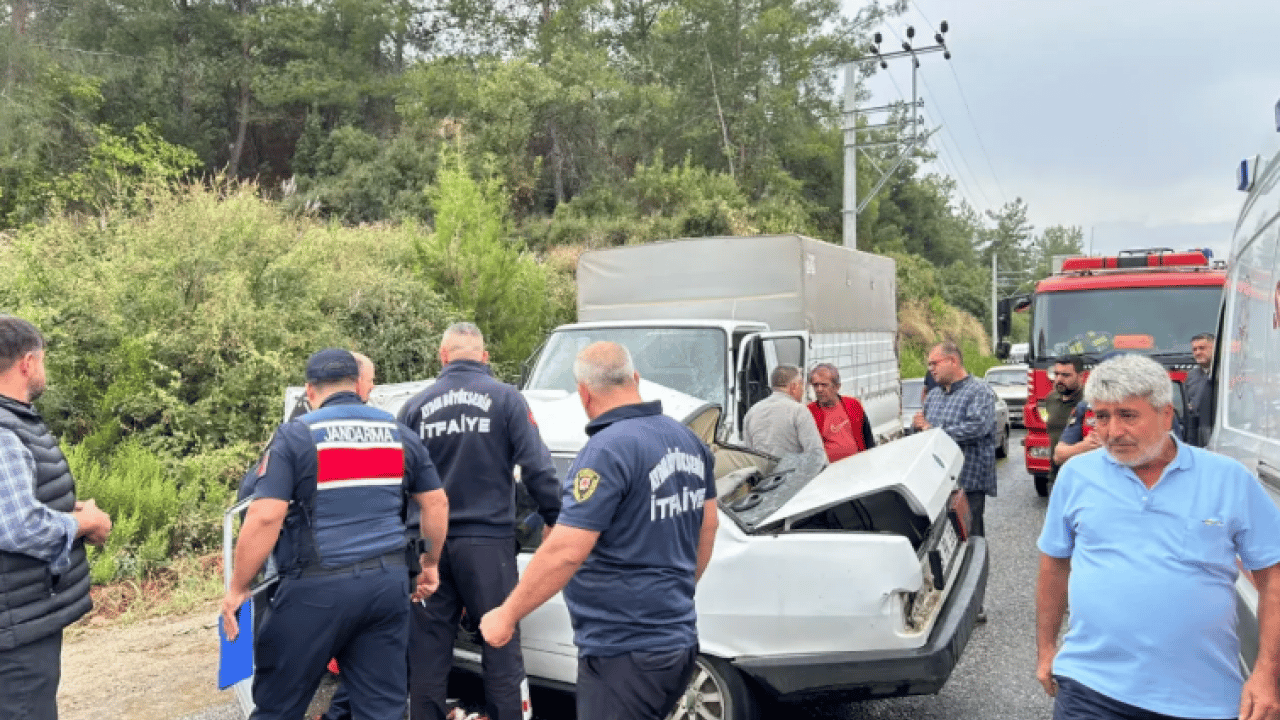 Foto - Aydın’da iki araç kafa kafaya çarpıştı! Feci kaza ölü ve yaralılar var