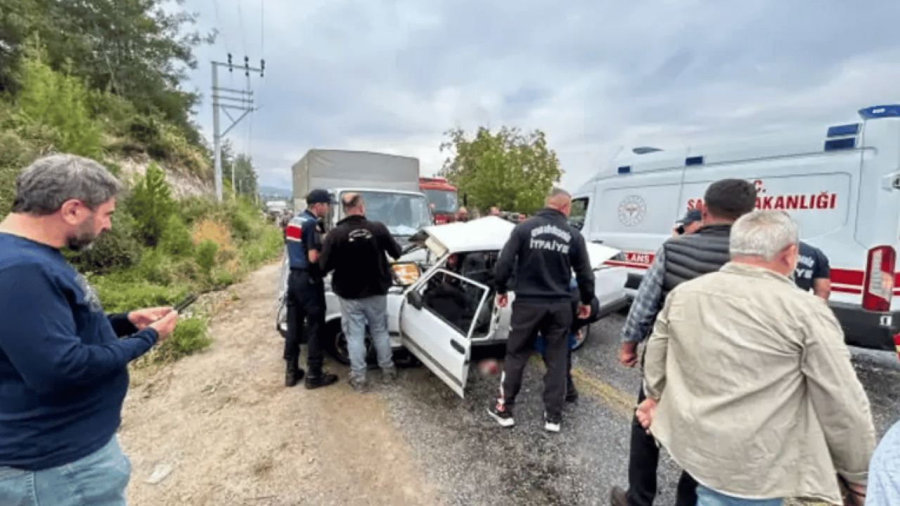 Foto - Aydın’da iki araç kafa kafaya çarpıştı! Feci kaza ölü ve yaralılar var