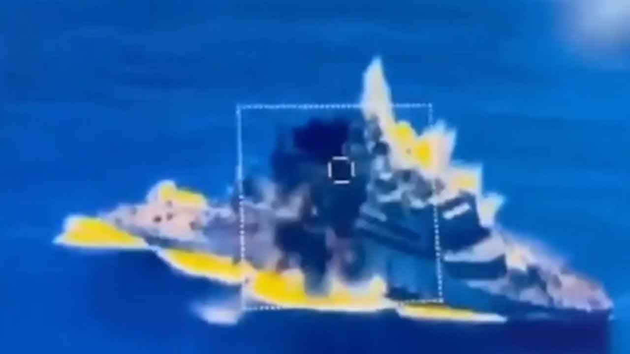 Foto - Az önce Türkiye'ye ilan edildi: Türk roketi gemiyi yerle bir etti