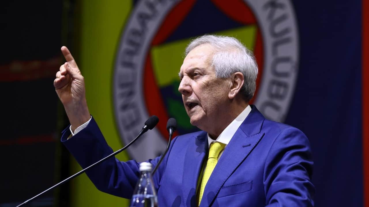 Foto - Aziz Yıldırım: Paraları yediniz erkek gibi yedik deyin: Niyetimi bozuyorsunuz, abdesti değiştireceğiz...