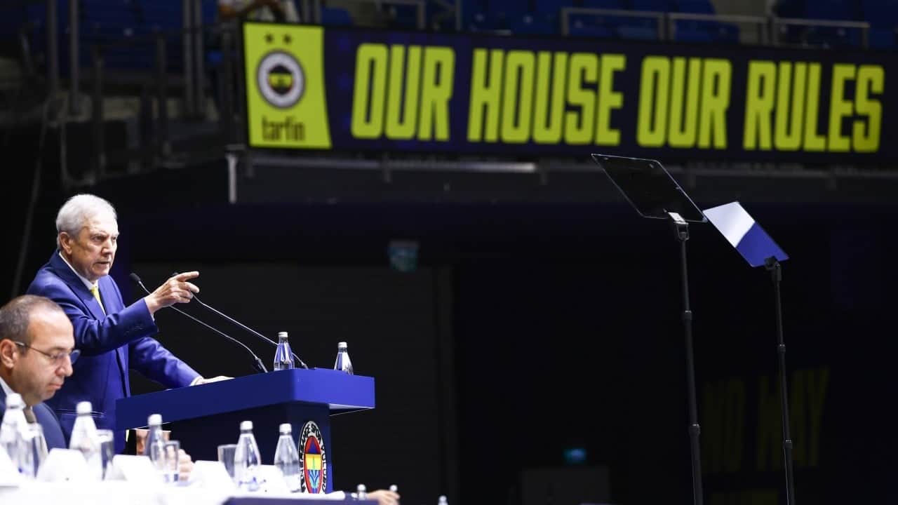 Foto - Aziz Yıldırım: Paraları yediniz erkek gibi yedik deyin: Niyetimi bozuyorsunuz, abdesti değiştireceğiz...
