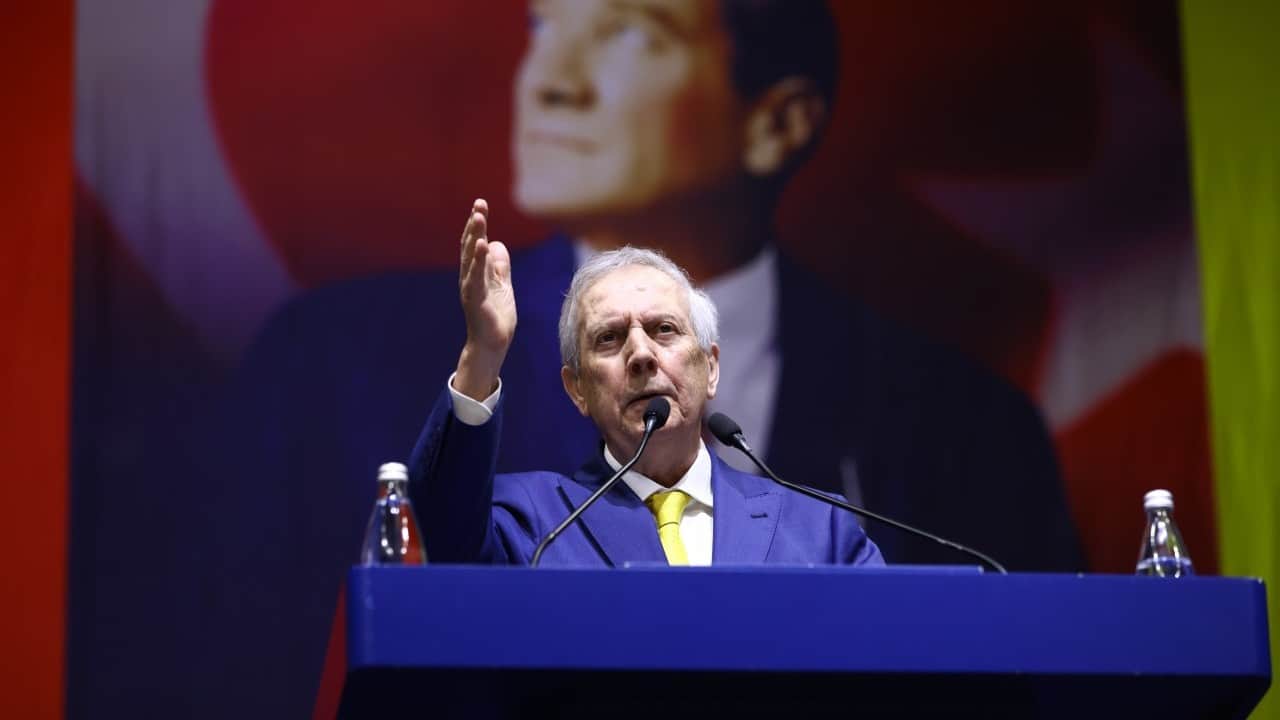Foto - Aziz Yıldırım: Paraları yediniz erkek gibi yedik deyin: Niyetimi bozuyorsunuz, abdesti değiştireceğiz...