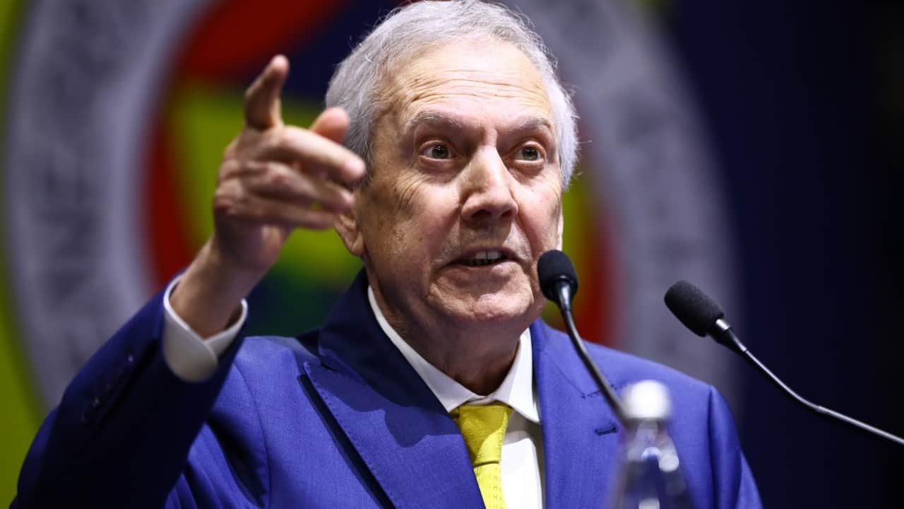 Foto - Aziz Yıldırım'dan, Saran yönetimine: Sizi ibra etmeyeceğim... Genel Kurul'da gergin anlar...
