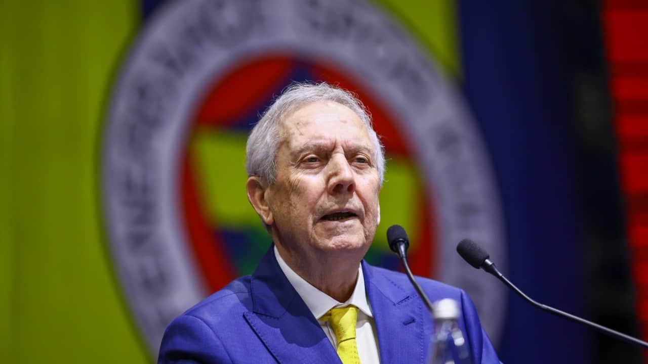 Foto - Aziz Yıldırım'dan, Saran yönetimine: Sizi ibra etmeyeceğim... Genel Kurul'da gergin anlar...