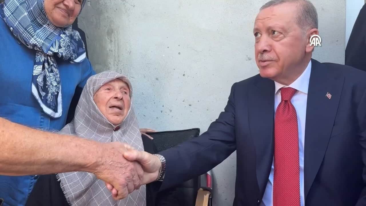Foto - Baba ocağında anlamlı ziyaret! Cumhurbaşkanı Erdoğan komşularını yine unutmadı