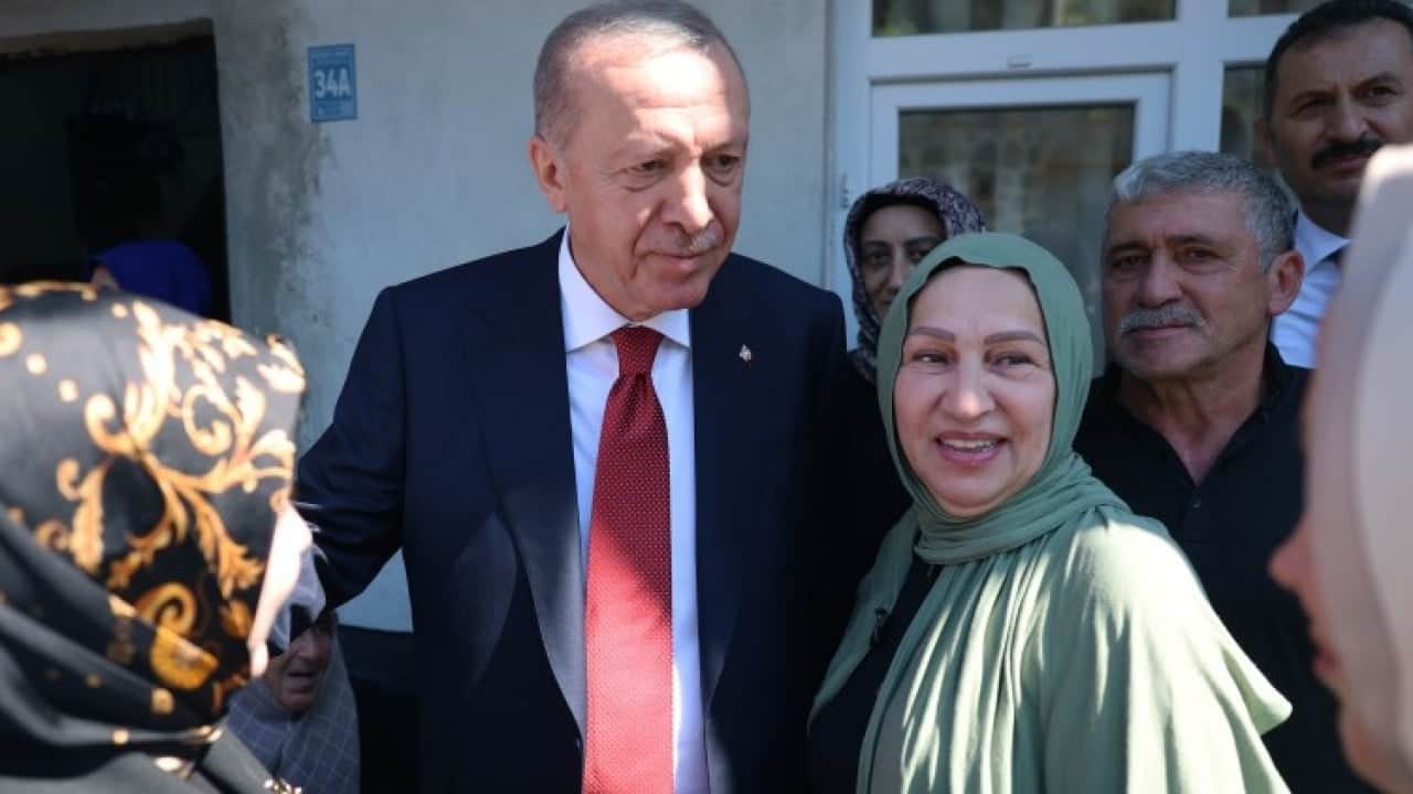 Foto - Baba ocağında anlamlı ziyaret! Cumhurbaşkanı Erdoğan komşularını yine unutmadı