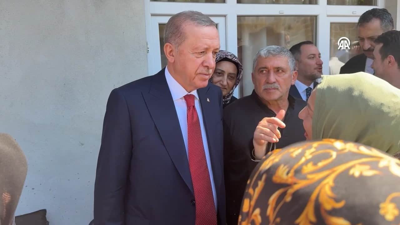 Foto - Baba ocağında anlamlı ziyaret! Cumhurbaşkanı Erdoğan komşularını yine unutmadı