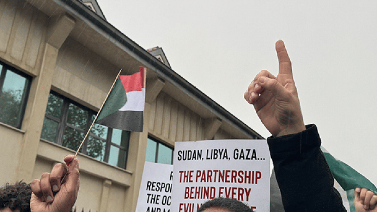 Foto - BAE Konsolosluğu önünde Sudan halkına destek: Zalim Nahyan hesap verecek!
